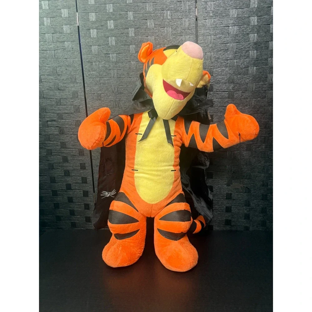Rare Disney Vampire Tigger Halloween Greeter Winnie the Pooh 30